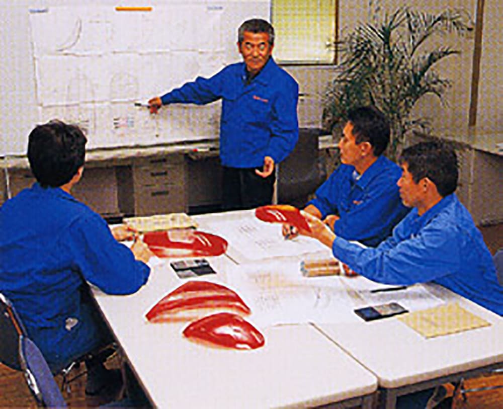 リフレクター製造｜株式会社エスパー｜社内写真