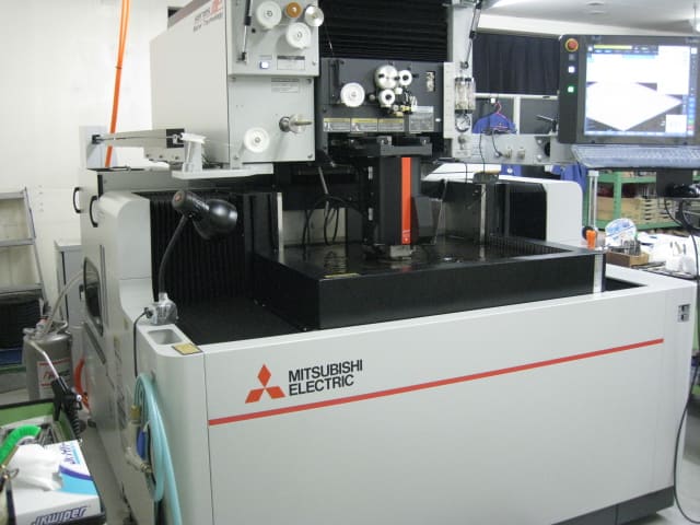 Reflector manufacturing - Wire Electric Discharge Machining